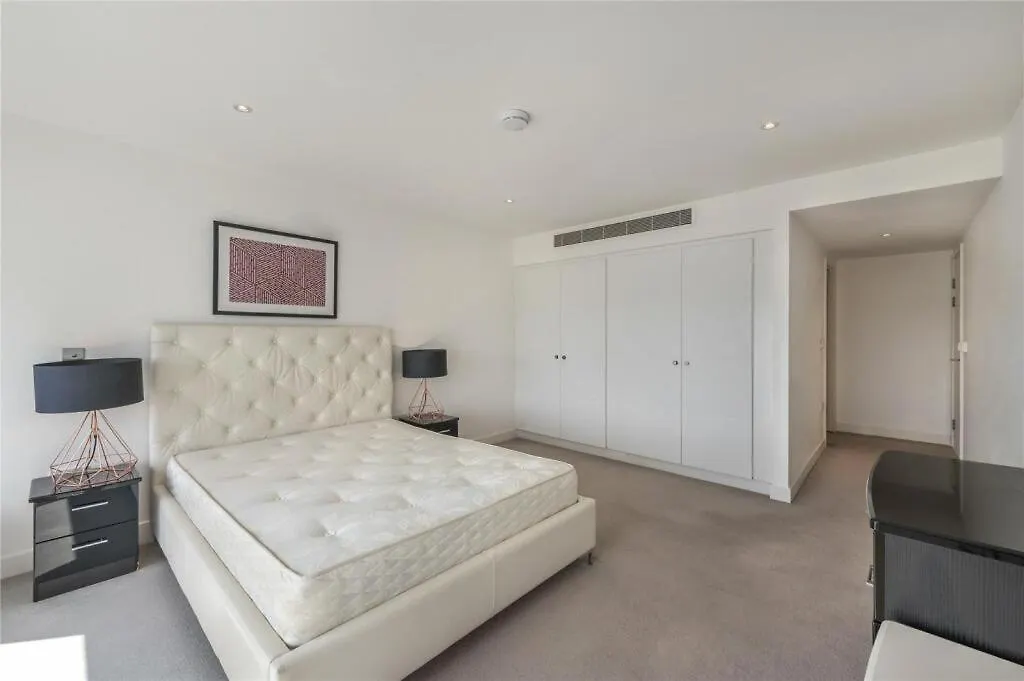 Two Bedroom High View Apartment London Großbritannien